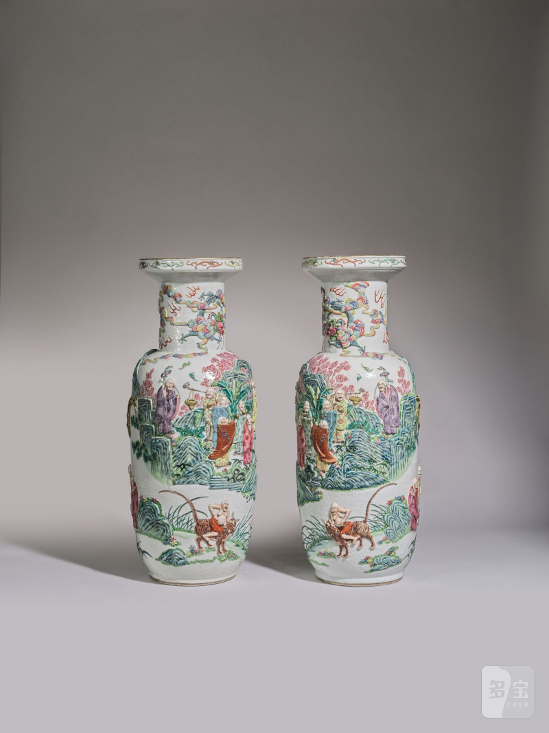 清晚期 粉彩凸雕十八羅漢棒槌瓶一對 | PAIRE DE GRANDS VASES EN PORCELAINE DE LA FAMILLE ROSE - 图12